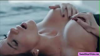 ���ैकलिन टेलर उम्मीद नहीं था के साथ लिव जंगली और चरम सुख