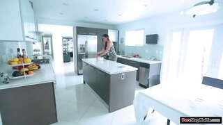 קליין טיץ מילף קוקס און איר קלייד געץ גראָב.זי נעמט עס אַוועק צו ריין עס און סטעפּסאַן געץ אַ באָנער.זי גיט אים אַ בלאָוודזשאָב און אַ בדזש און איז פאַקט קליין טיץ מילף קוקס און איר קלייד געץ גראָב.זי נעמט עס אַוועק צו ריין עס און סטעפּסאַן געץ אַ באָנער.זי גיט אים אַ בלאָוודזשאָב און אַ בדזש און איז פאַקט