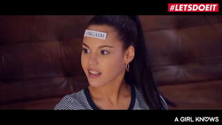 #LETSDOEIT - Моделі Сицилия, Аполония және Катана - АЗИАТКА сынап көруіне ЛЕСБИЙСКИЙ СЕКС ӨЗ ПОДРУЖКАМИ