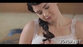 Похотливая Lucy Լ դանդաղ մերկանում են պարզապես զվարճանալու համար